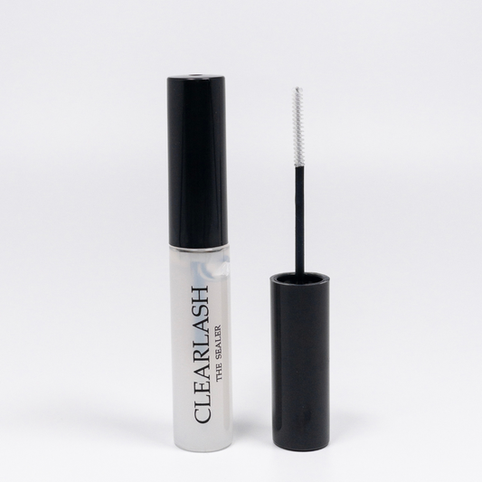 まつ毛をコーティングするクリアラッシュのシーラーです